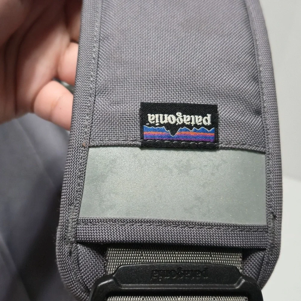 Patagonia Half Mass Messenger Bag Gray Orange Laptop Commuter Shoulder Bag 20L
